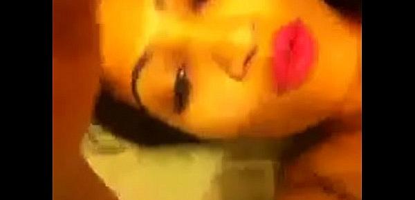  Desi girl fingering and moaning loudly